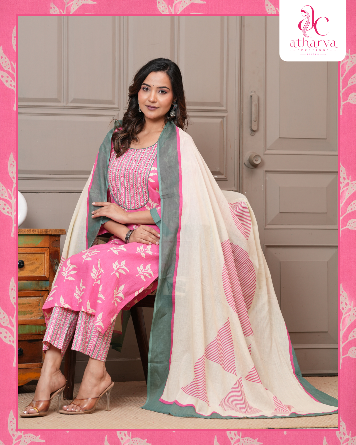 The Gulabi Pallav Kurta Pant Set