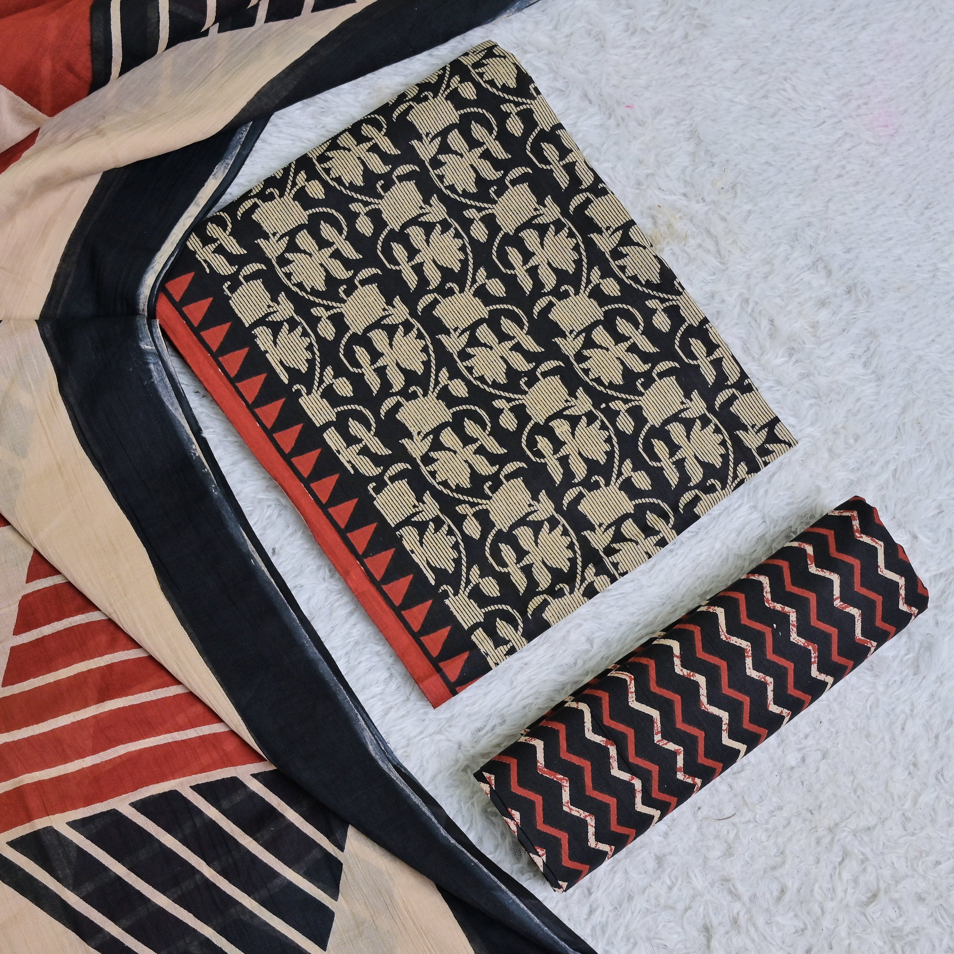 Multicoloured Screen Printed Pure Cotton Unstitched Suit Set with Dupatta