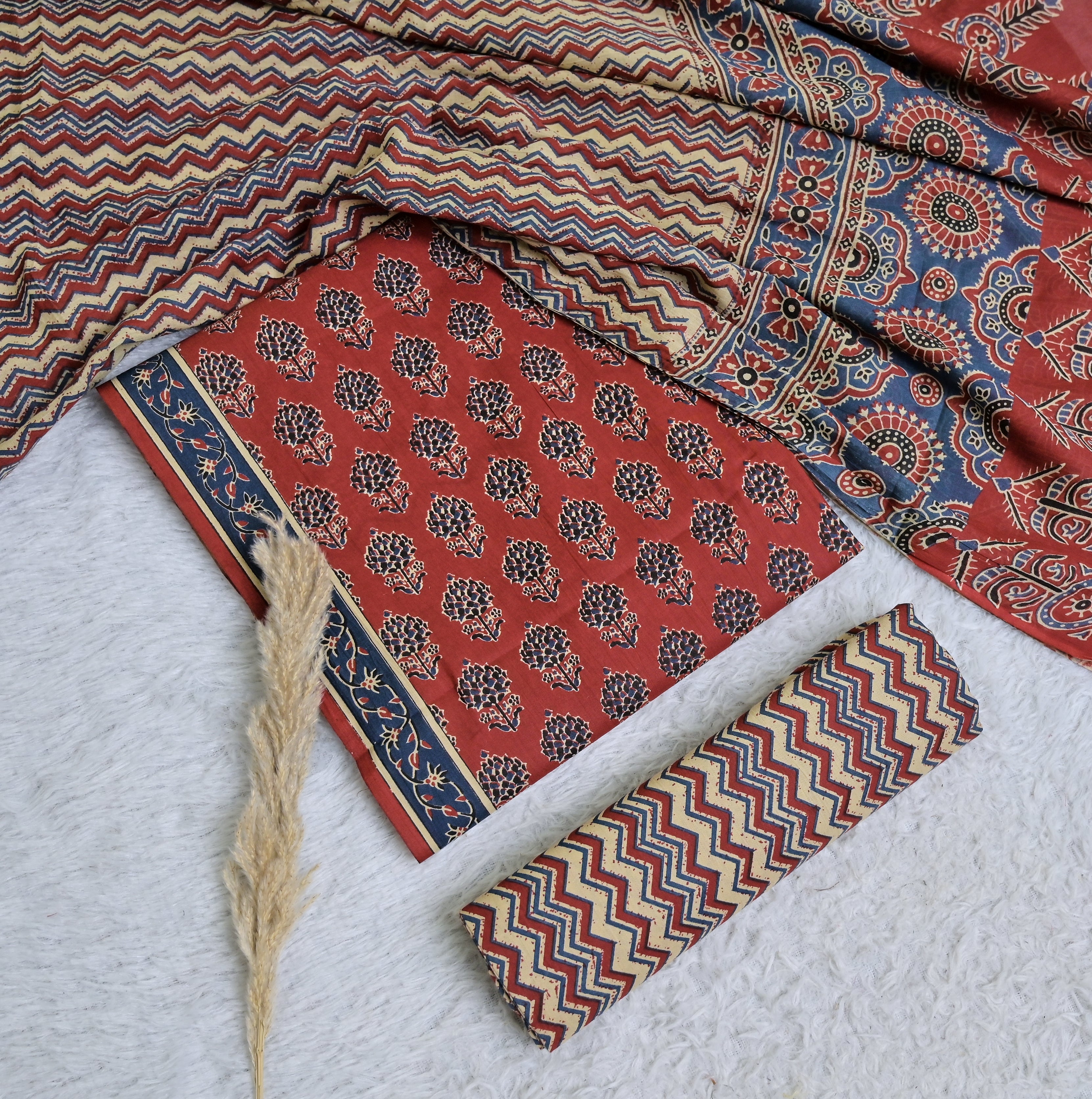 Printed Rust Cotton 3-Piece Unstitched Dress Material Small Floral Motifs Contrasting Printed Border AJ112