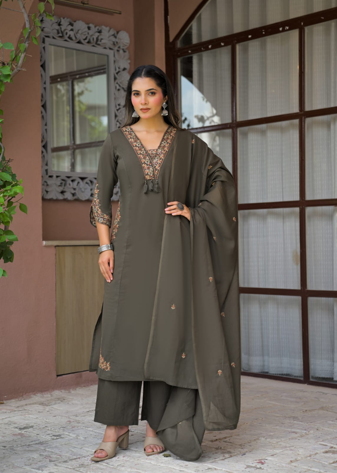 Royal Embroidered Anarkali Suit Set | Luxury Ethnic Wear