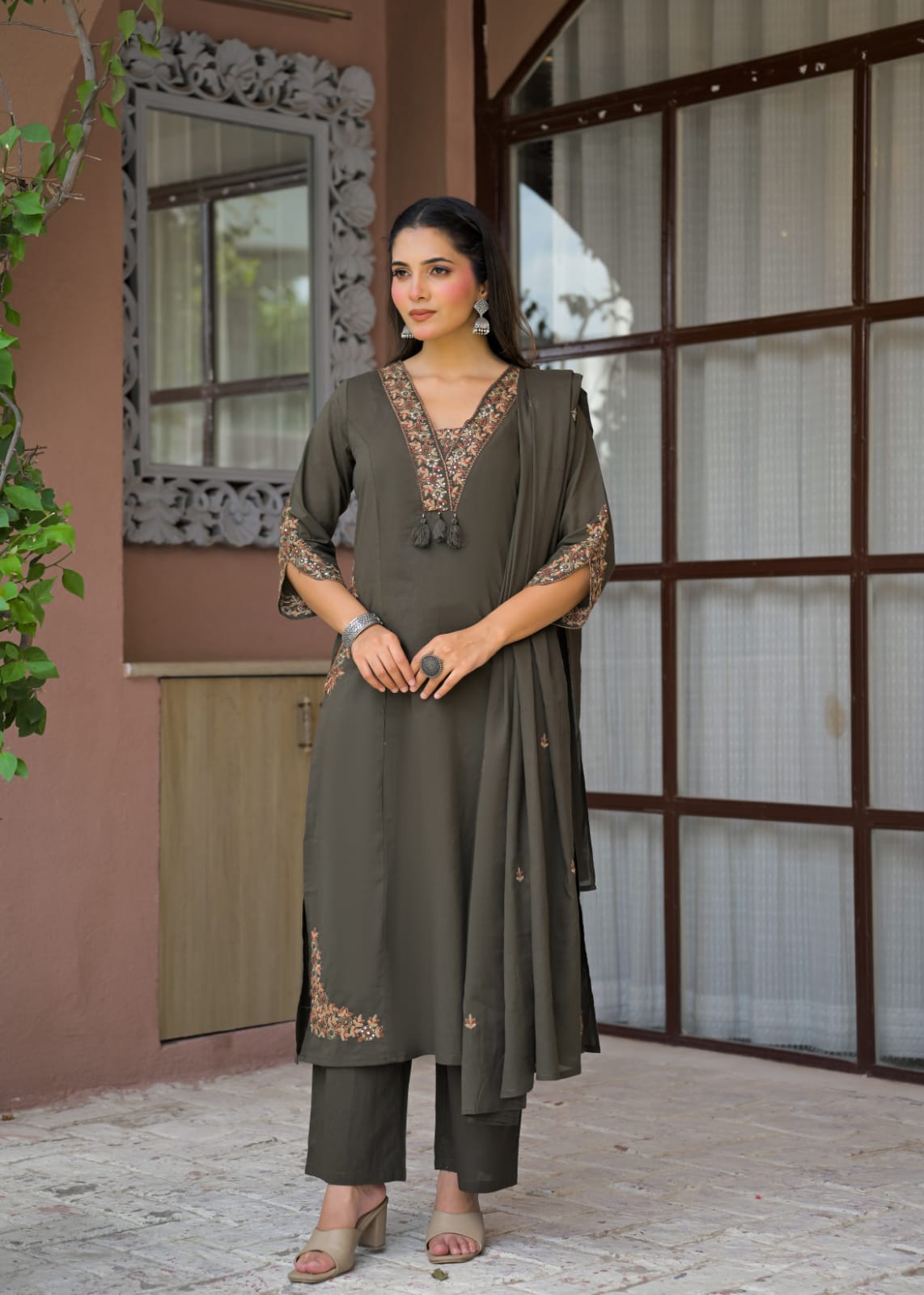 Royal Embroidered Anarkali Suit Set | Luxury Ethnic Wear